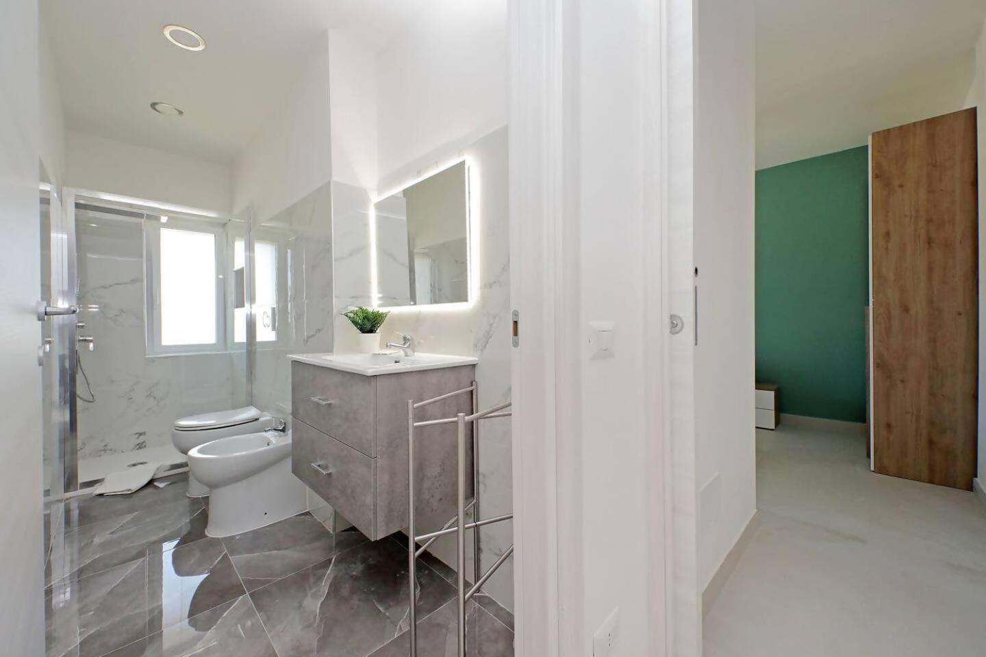 Apartament Attico Di Design A Garbatella Con Vista San Pietro Rzym Zewnętrze zdjęcie